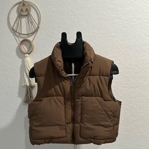 2 BELLA Cropped Puffer Vest
